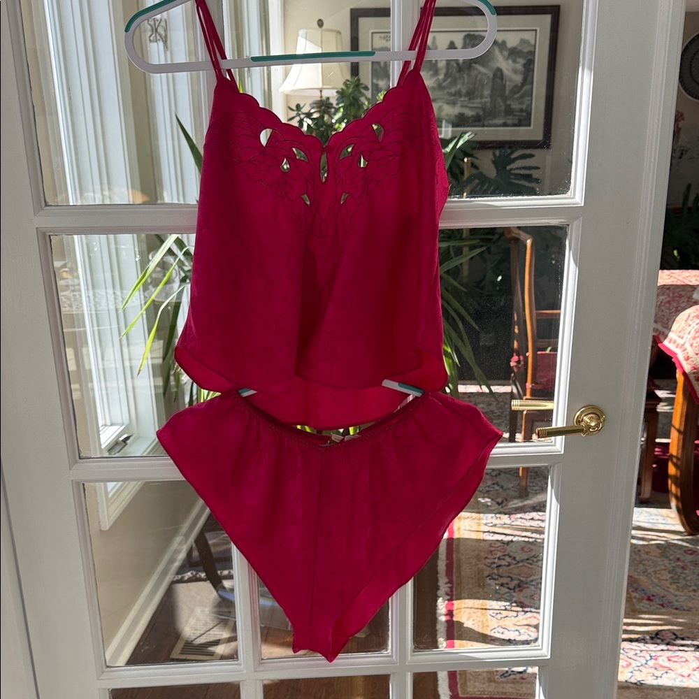 Victoria’s Secret Elegant hot pink Cutout Camisole set Size M